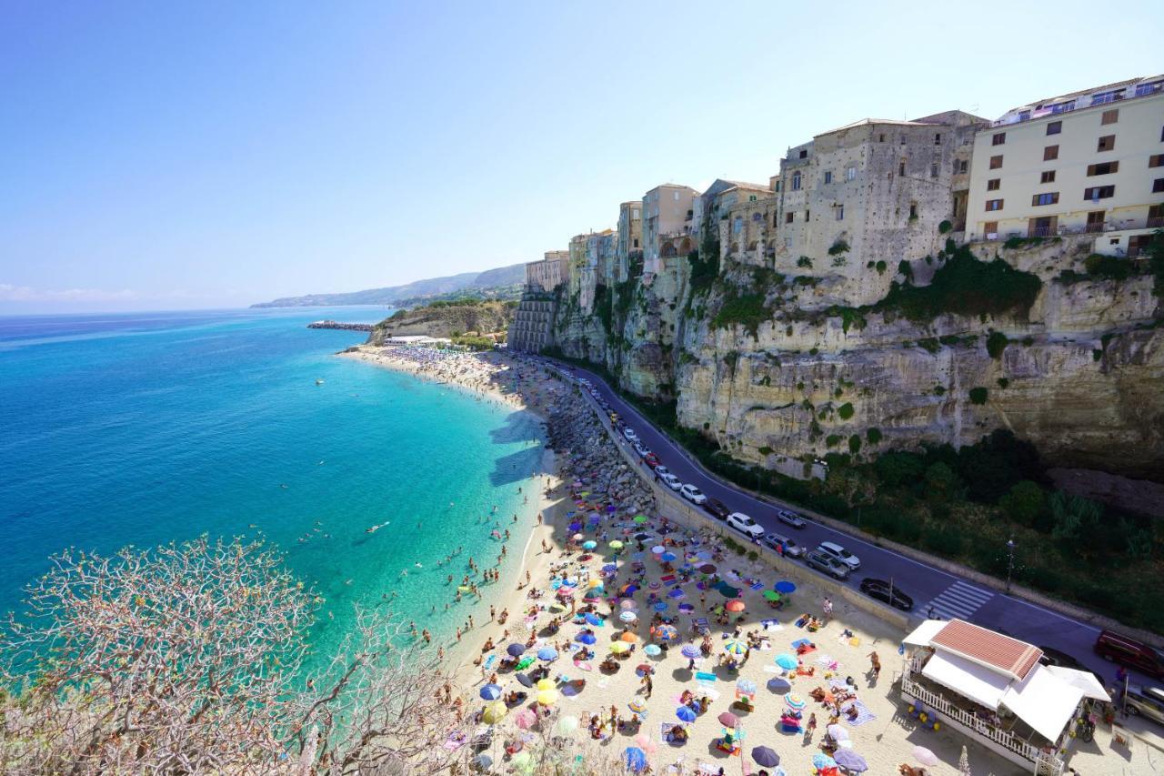 B&B The Sea - Family Rooms - Free Parking Тропея Экстерьер фото