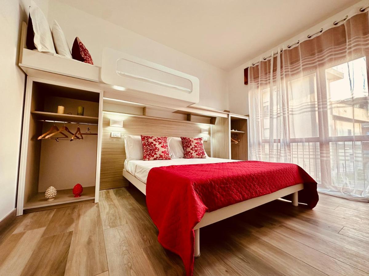 B&B The Sea - Family Rooms - Free Parking Тропея Экстерьер фото
