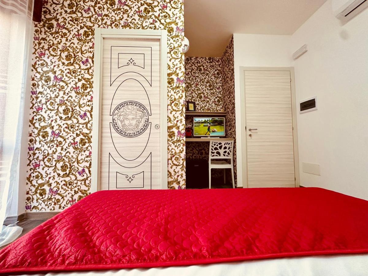 B&B The Sea - Family Rooms - Free Parking Тропея Экстерьер фото