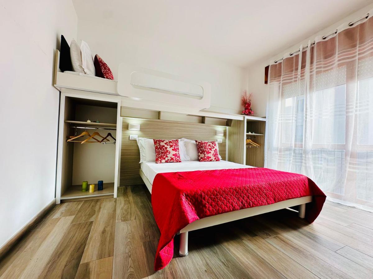 B&B The Sea - Family Rooms - Free Parking Тропея Экстерьер фото