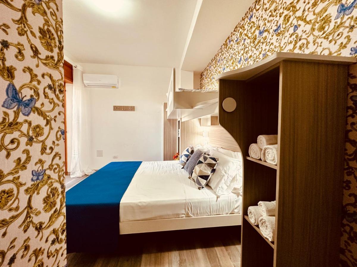 B&B The Sea - Family Rooms - Free Parking Тропея Экстерьер фото