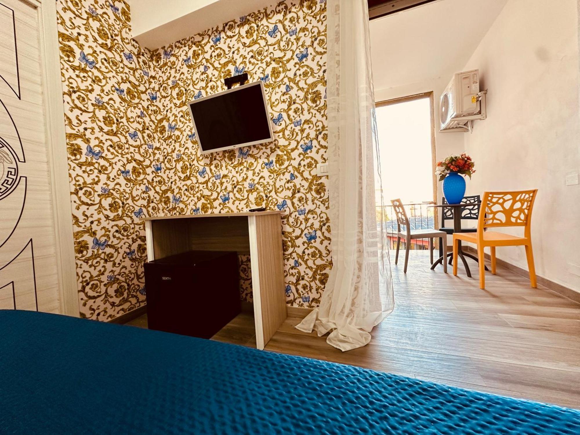 B&B The Sea - Family Rooms - Free Parking Тропея Экстерьер фото